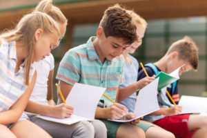 Schulkinder - Kinderpsychotherapie, Kinderpsychologe München, © fotolia.de - Syda Productions